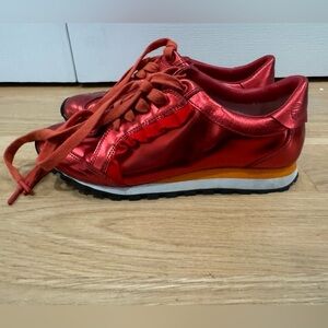 Tory Sport (Tory Burch) Ruffle Lace Up Sneaker. Used only a few times. Size 7